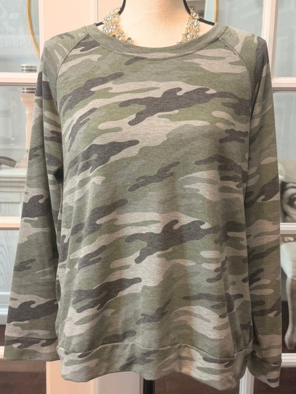 ELAN Camo Lace Up Back Green Sweatshirt L Camouflage Super Soft Org. $68